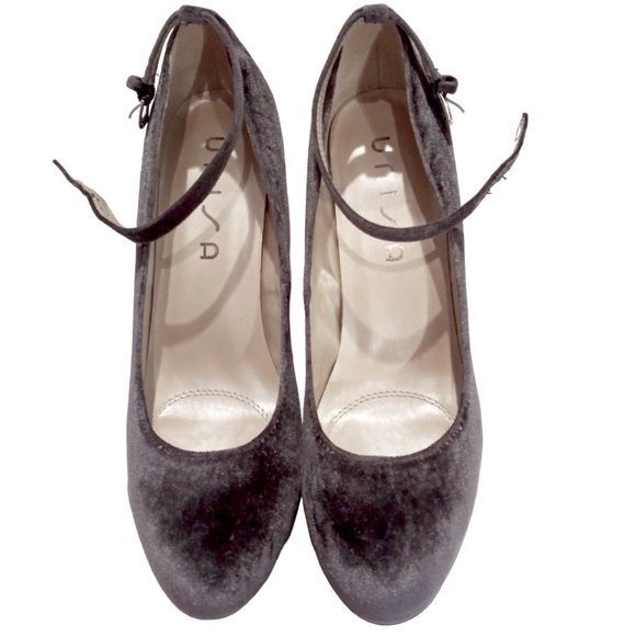 Gray Velvet Heels with Ankle Strap, Stiletto, Size 8.5 Shoe, Women's Shoe, Unisa - Picture 4 of 10